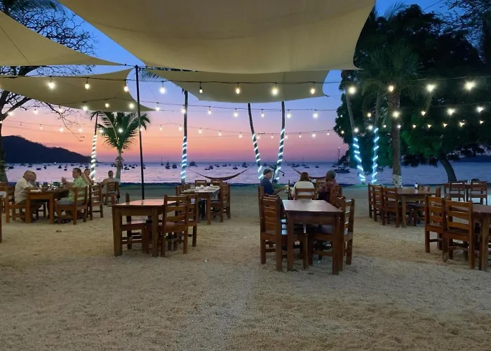 Apartment Sea Bird #2 1 Bed 2 Bath Charming Loft In Palm Coco