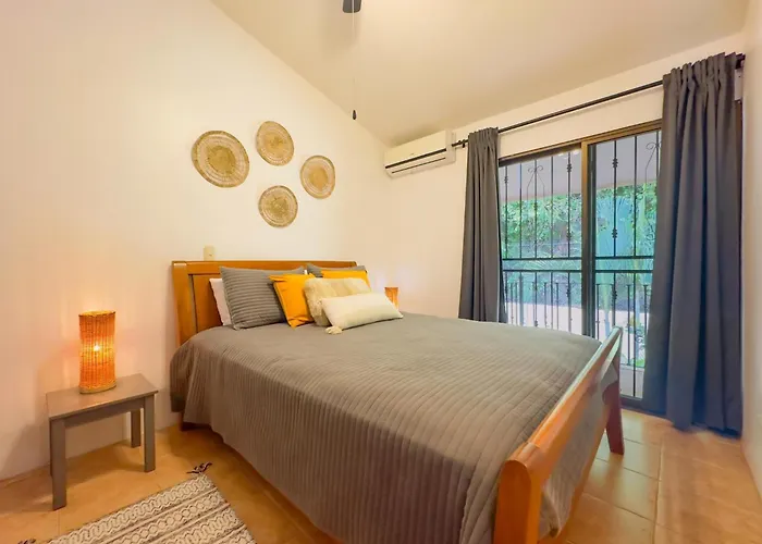 Sea Bird #2 1 Bed 2 Bath Charming Loft In Palm Apartment *